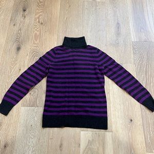 Cashmere turtleneck sweater by Bloomingdale’s Sz S